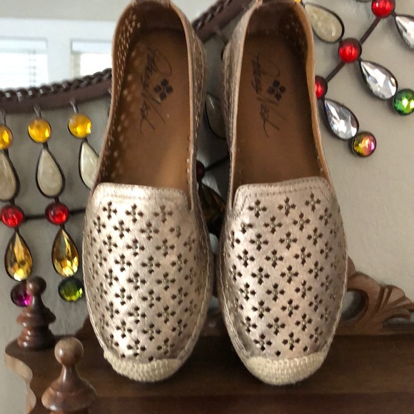 Patricia Nash Gold Elena Espadrilles
